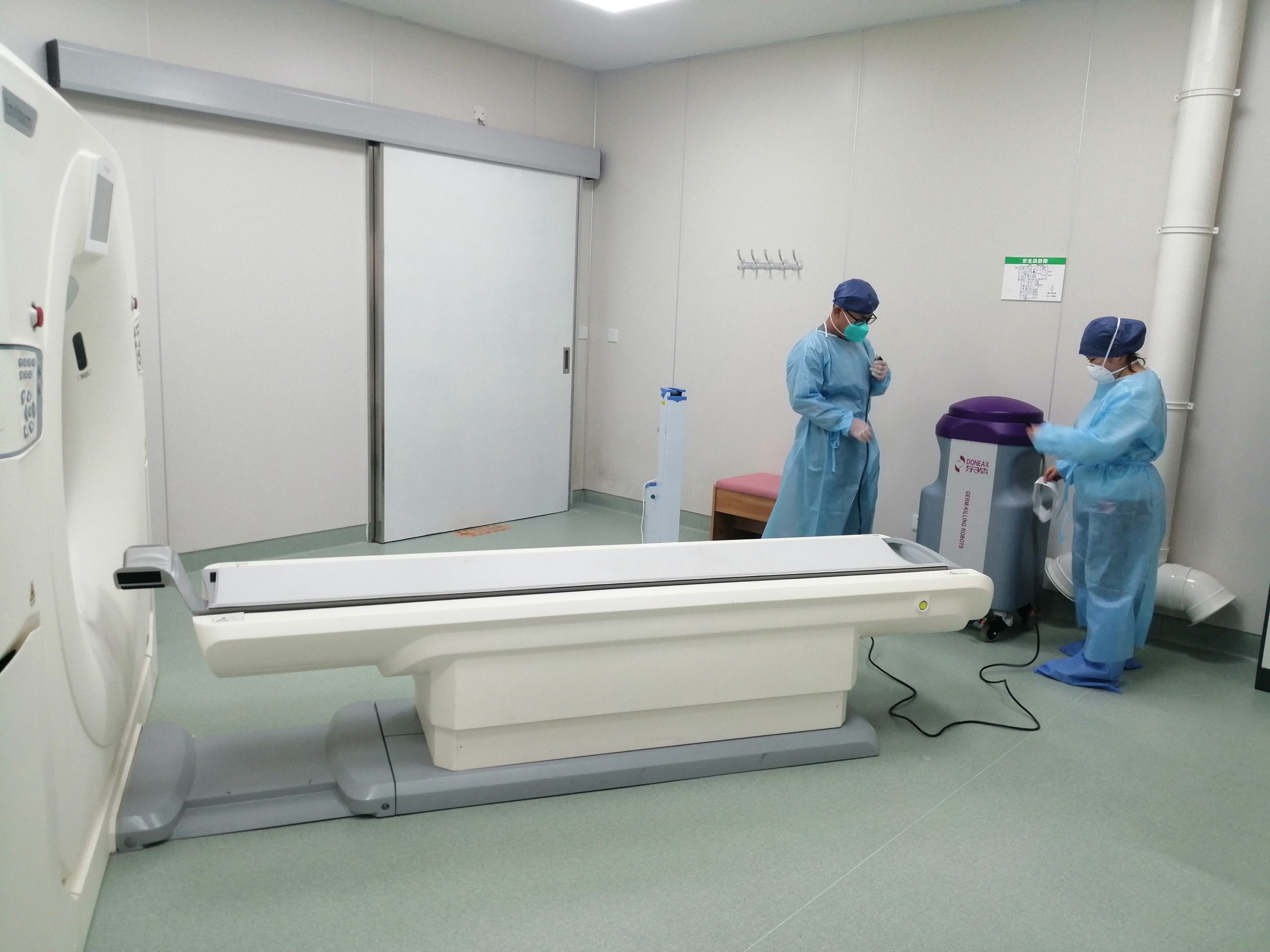 Man Machine Coexisting UV Disinfector